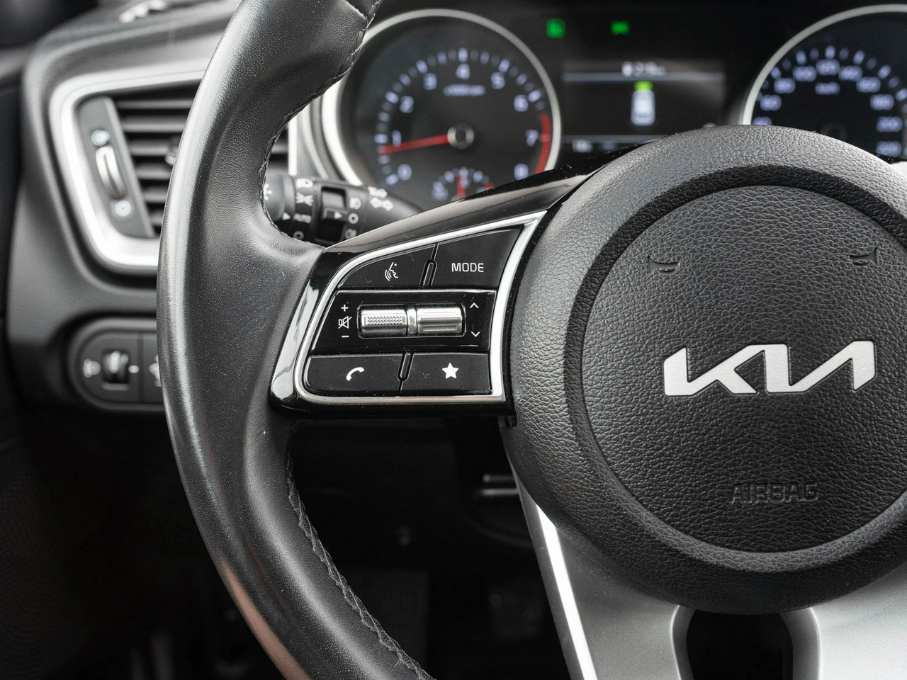 Kia Ceed - Zdjęcie 12