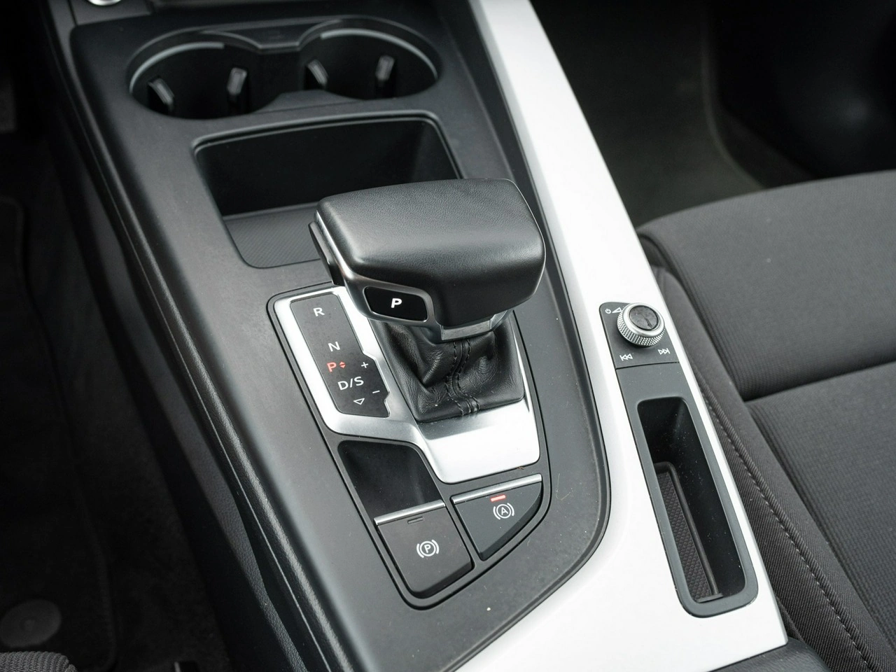 Audi A4 - Zdjęcie 15
