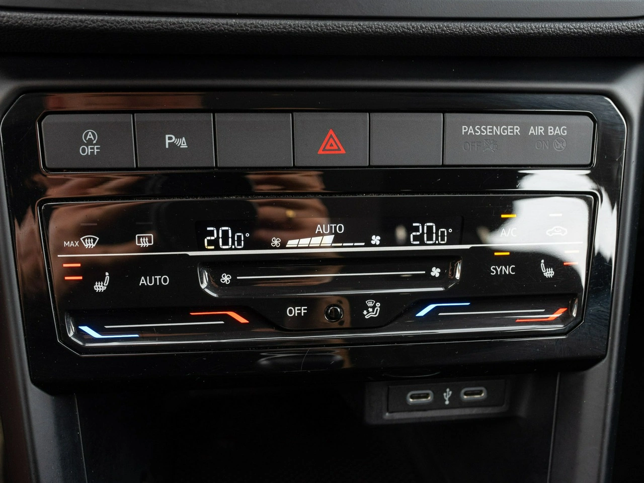 Volkswagen T-Cross - Zdjęcie 15