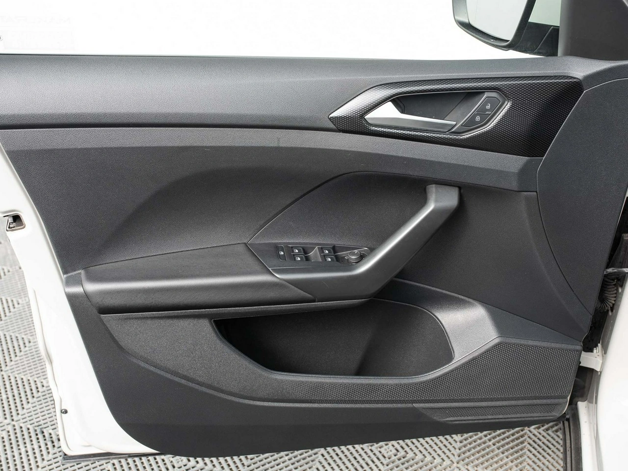 Volkswagen T-Cross - Zdjęcie 8