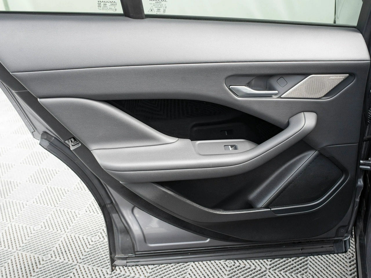 Jaguar I-Pace - Zdjęcie 21