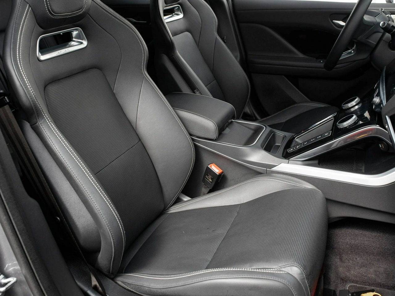 Jaguar I-Pace - Zdjęcie 26