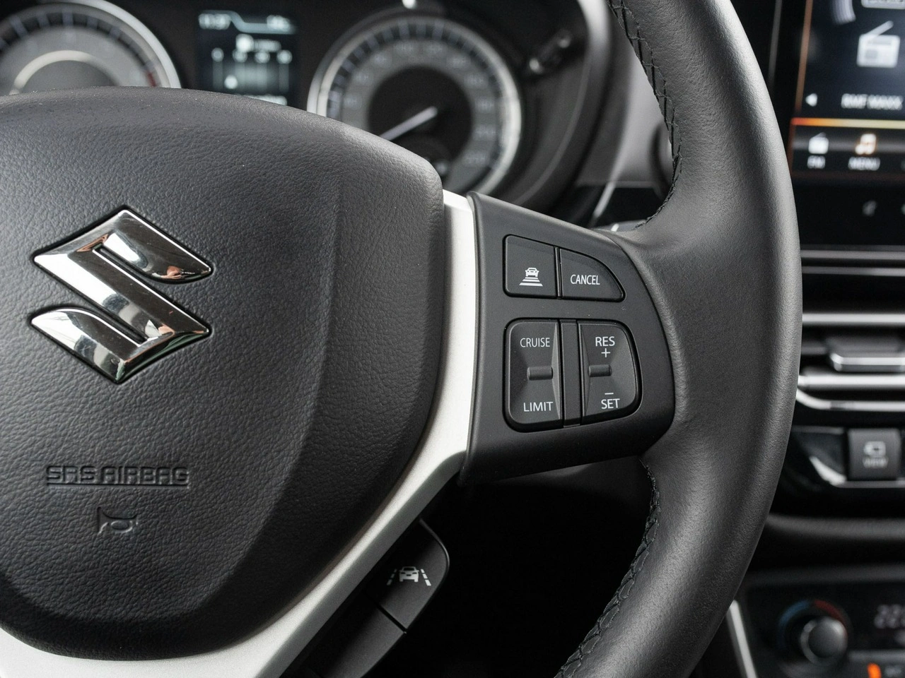 Suzuki S-Cross - Zdjęcie 13