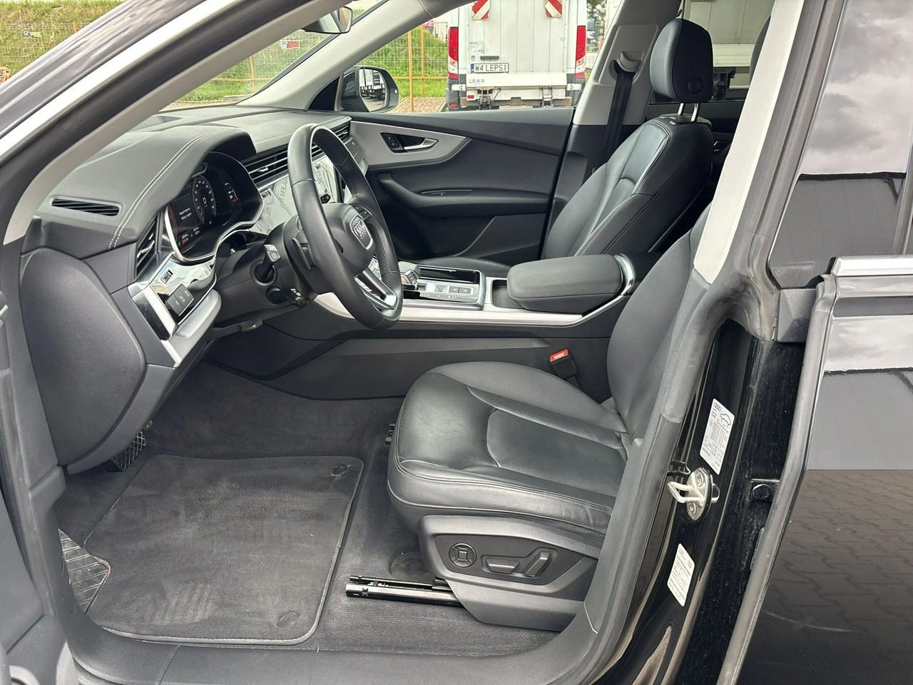 Audi Q8 - Zdjęcie 9