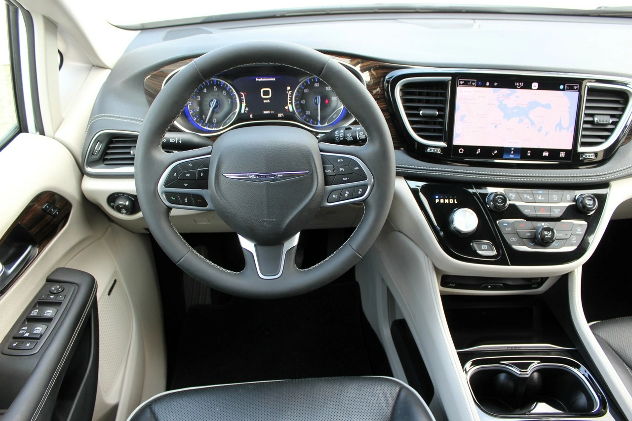 Chrysler Pacifica - Zdjęcie 10