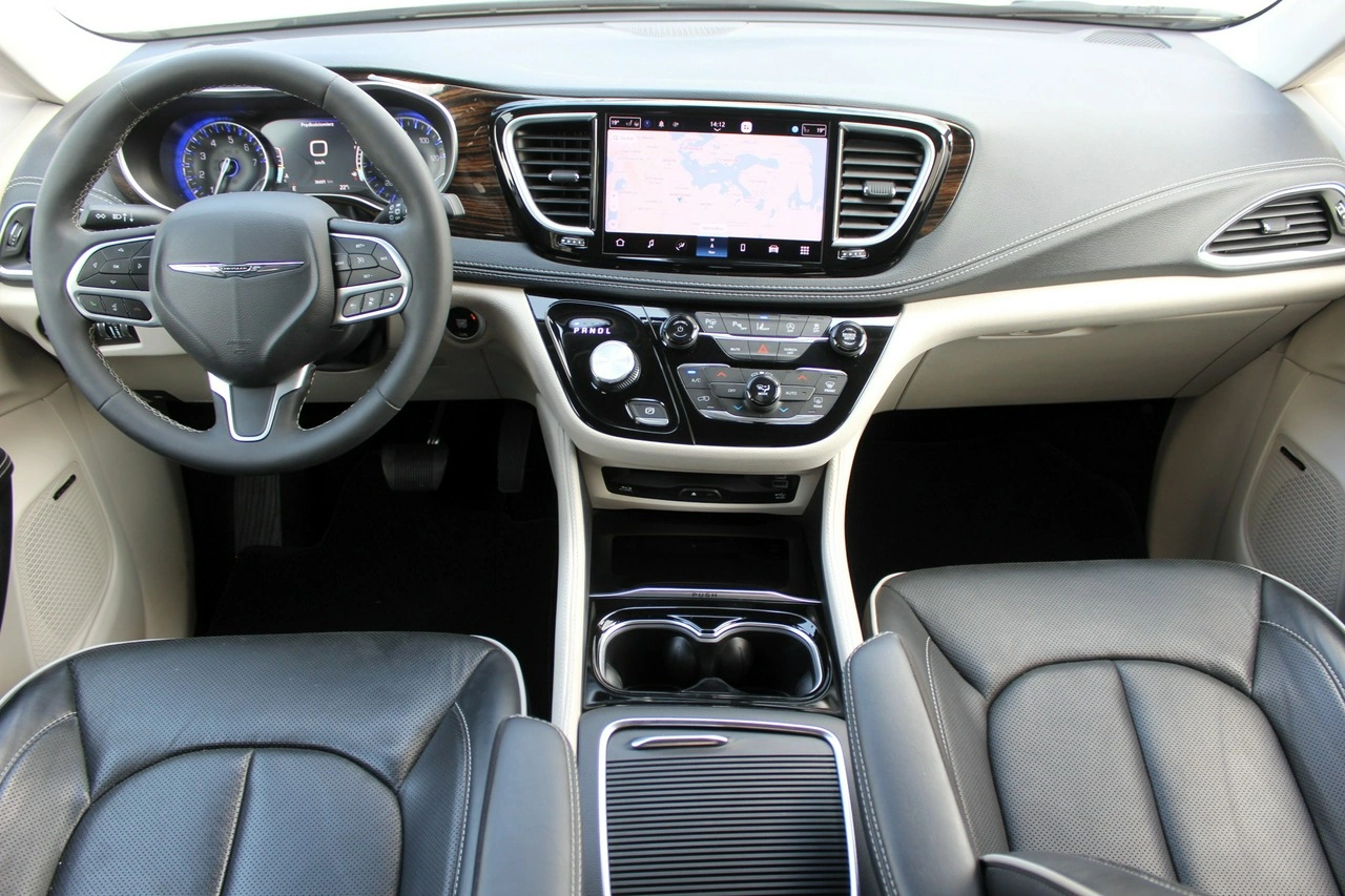 Chrysler Pacifica - Zdjęcie 11