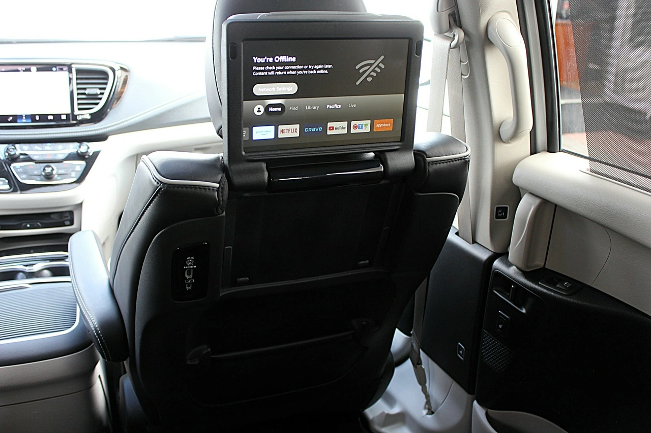 Chrysler Pacifica - Zdjęcie 19