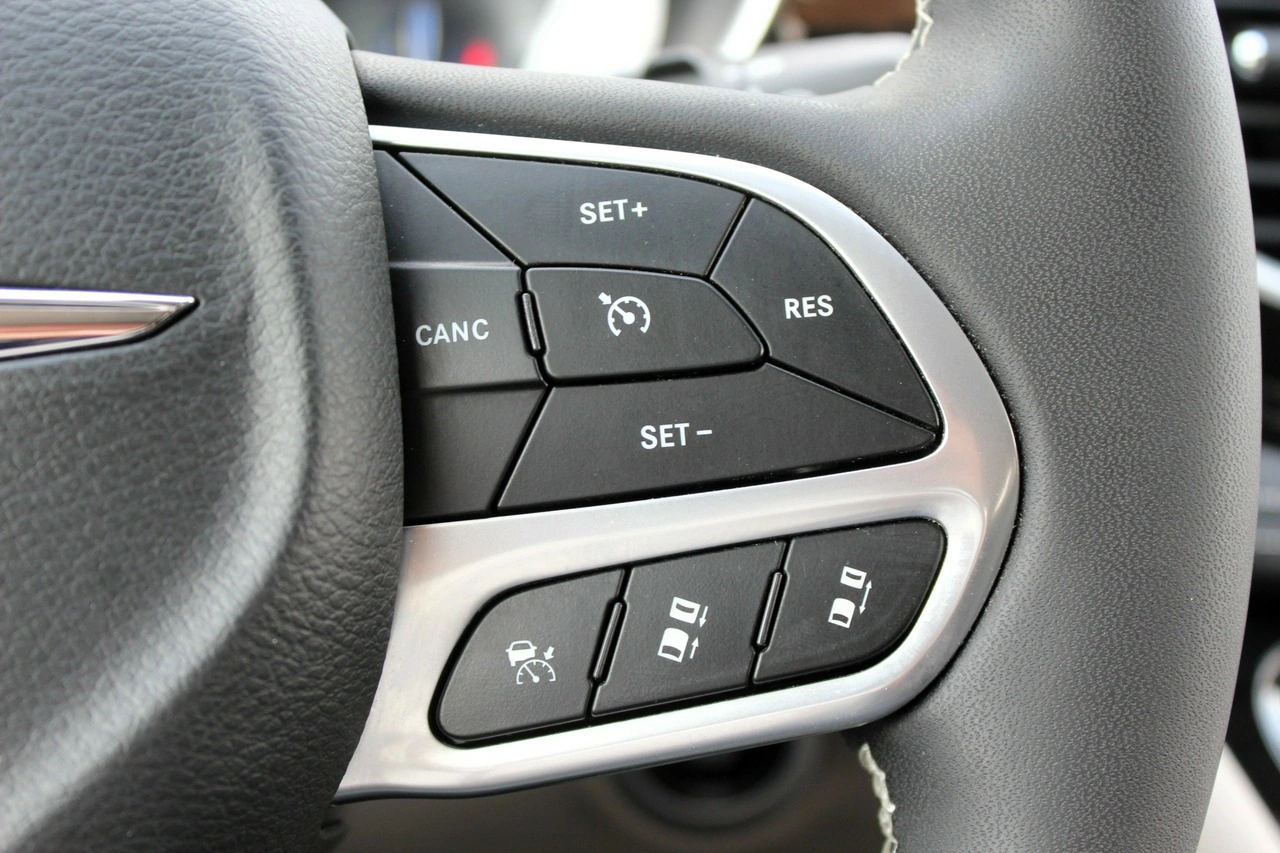Chrysler Pacifica - Zdjęcie 38