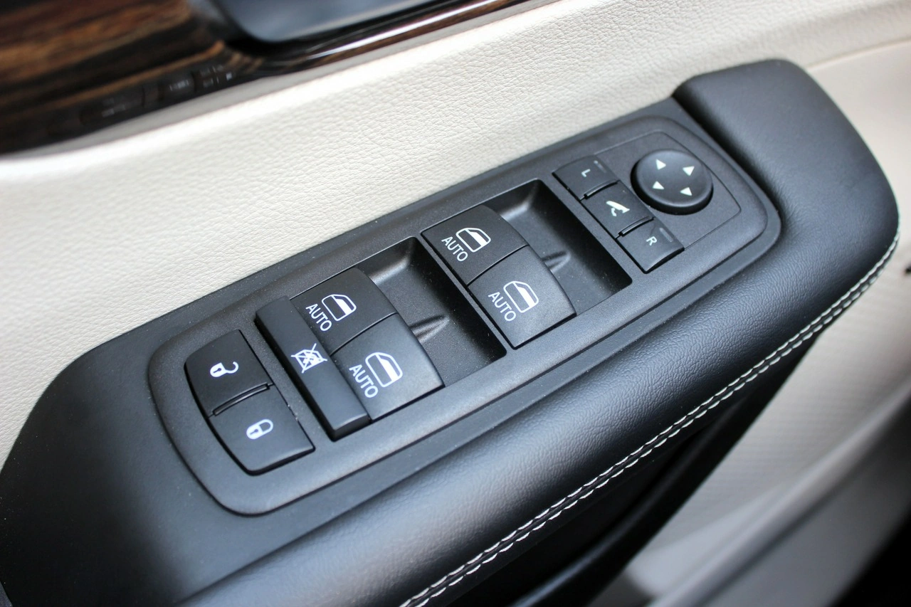 Chrysler Pacifica - Zdjęcie 39