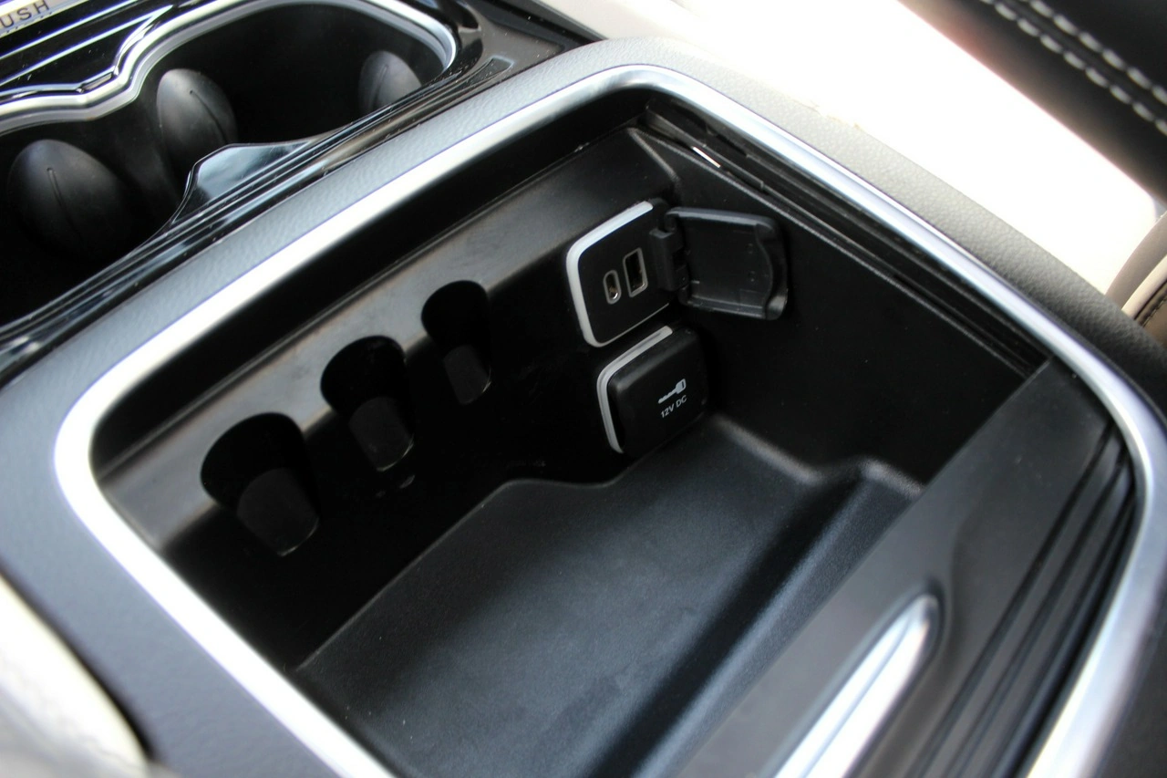 Chrysler Pacifica - Zdjęcie 42