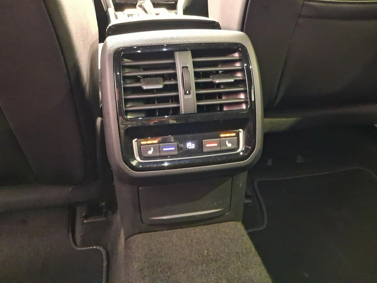 Volkswagen Arteon - Zdjęcie 16