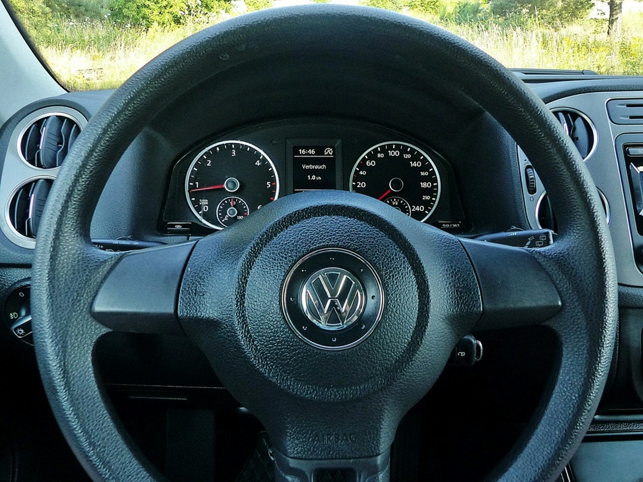 Volkswagen Tiguan - Zdjęcie 25