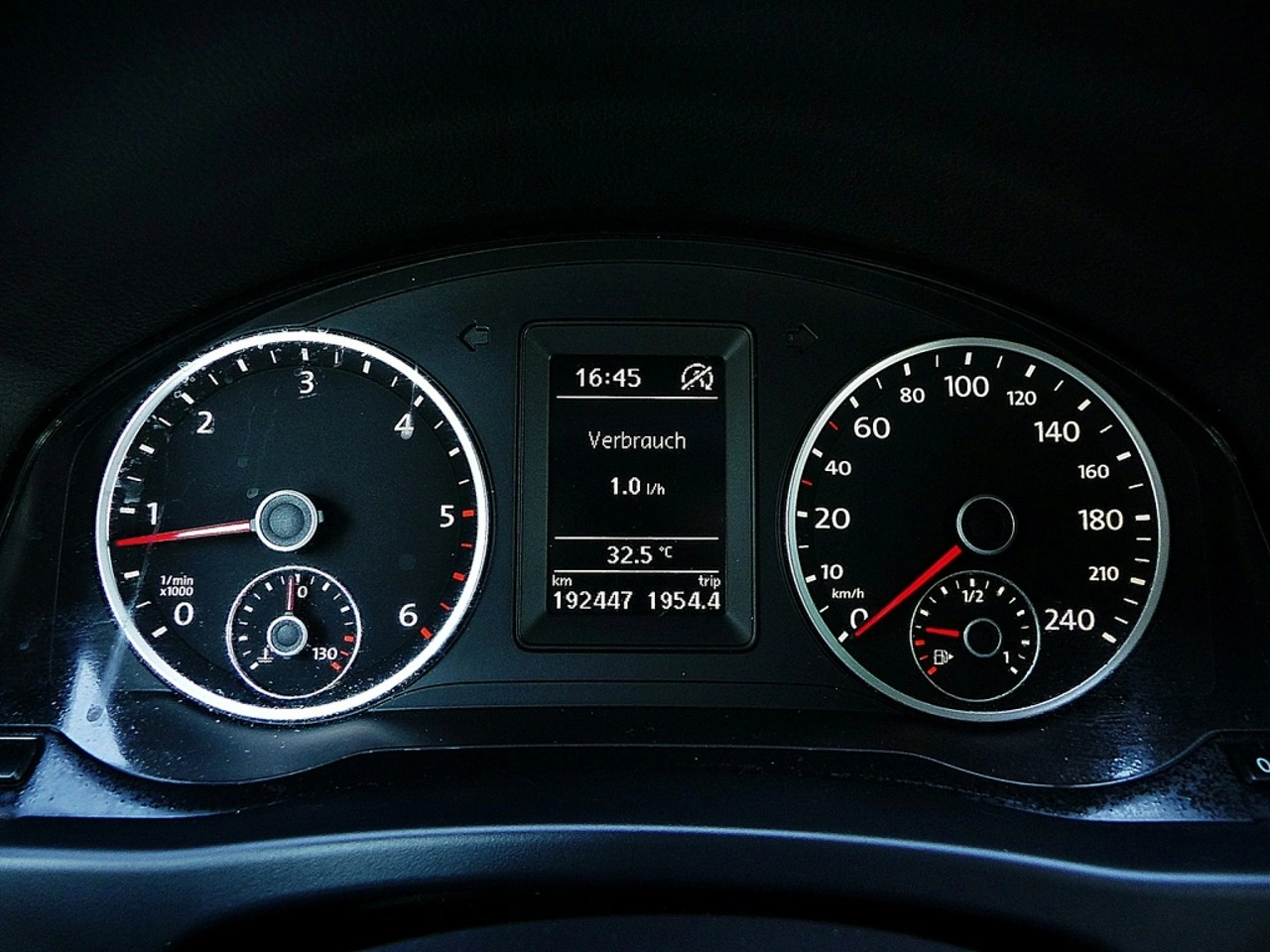 Volkswagen Tiguan - Zdjęcie 26
