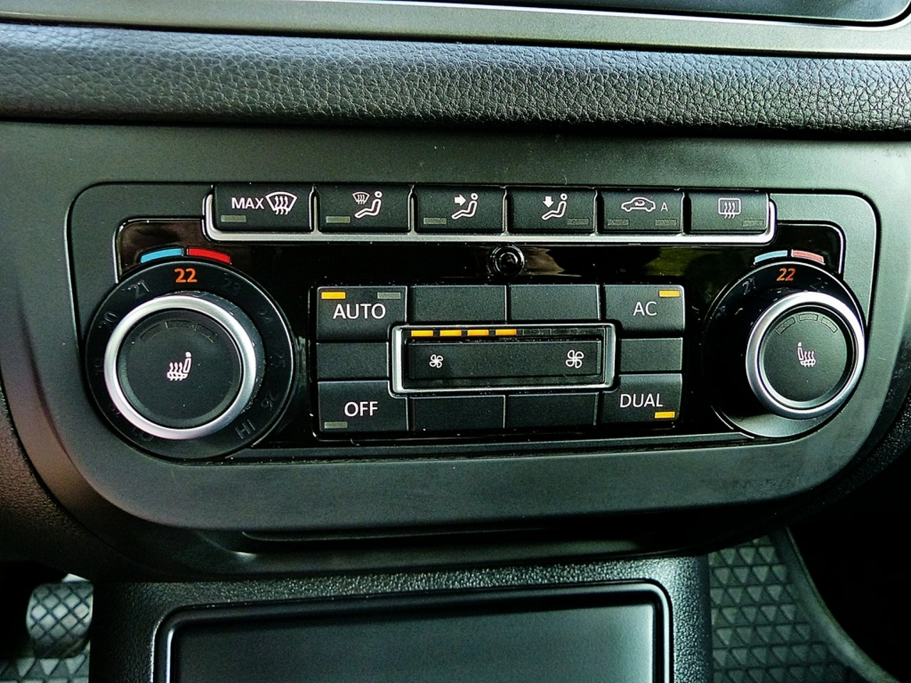 Volkswagen Tiguan - Zdjęcie 32