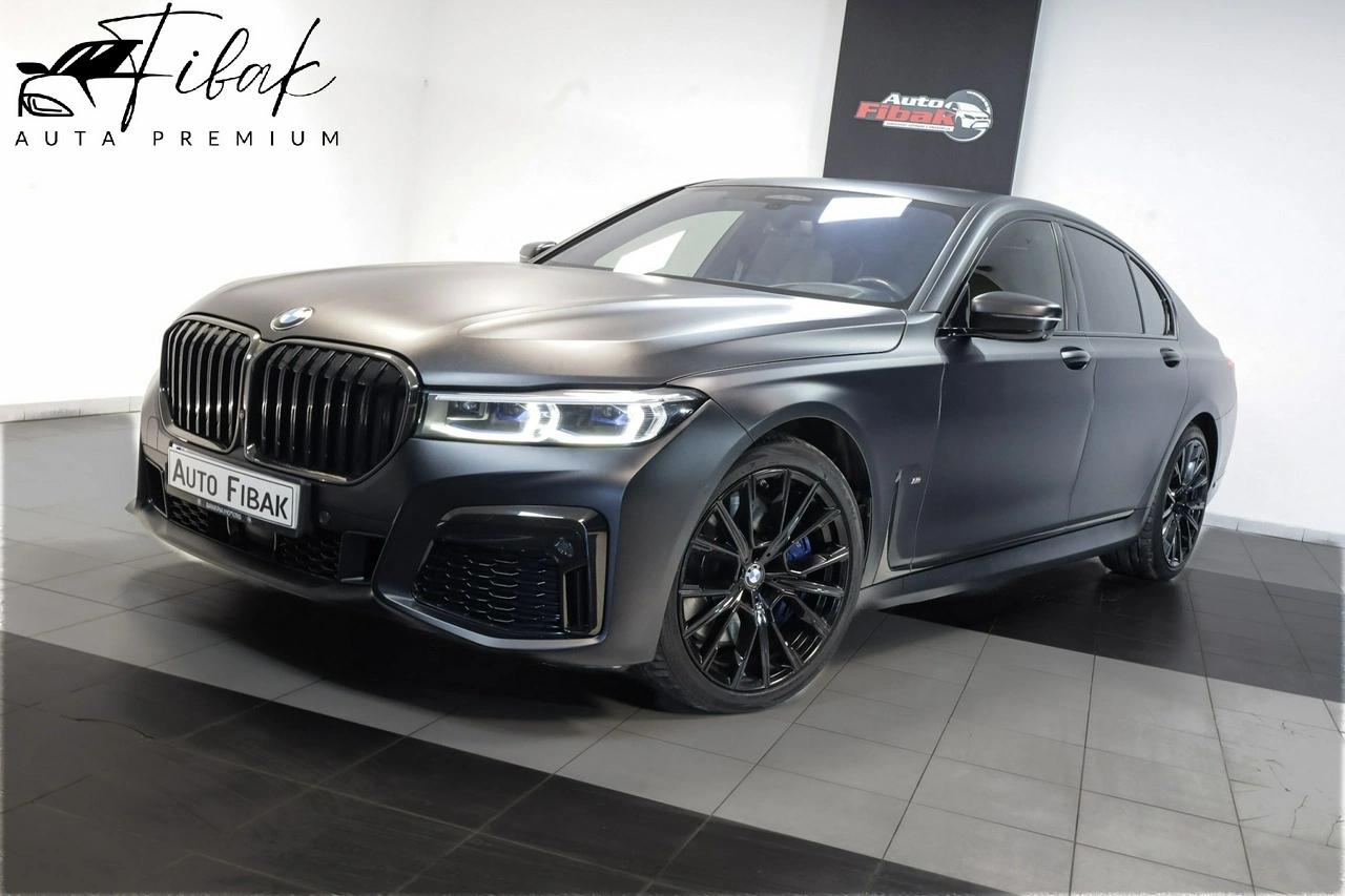 BMW 750 - Główne zdjęcie