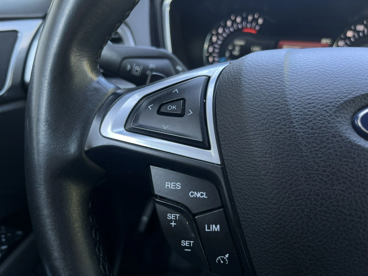 Ford Mondeo - Zdjęcie 23