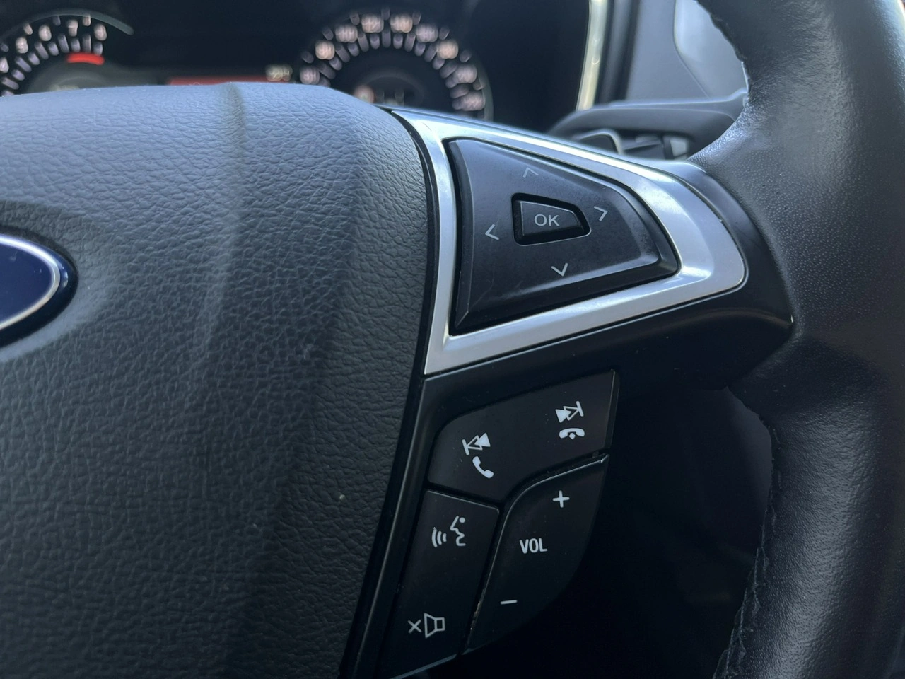 Ford Mondeo - Zdjęcie 24