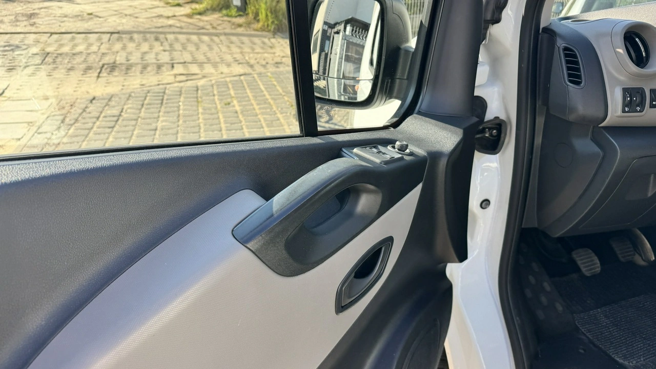 Renault Trafic - Zdjęcie 23