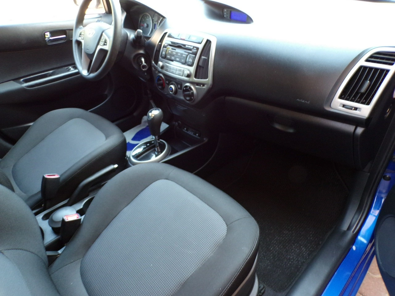 Hyundai i20 - Zdjęcie 21