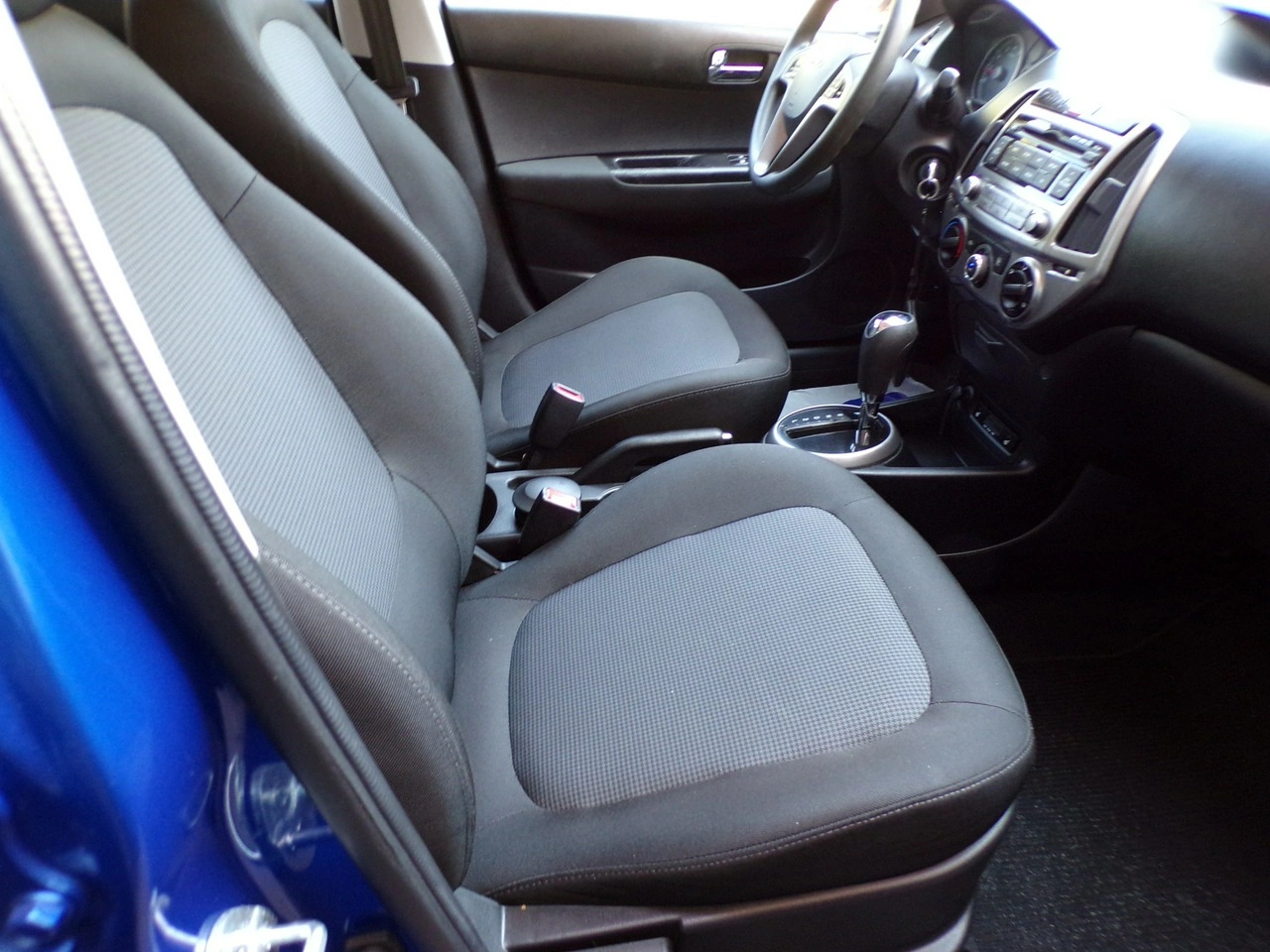 Hyundai i20 - Zdjęcie 22