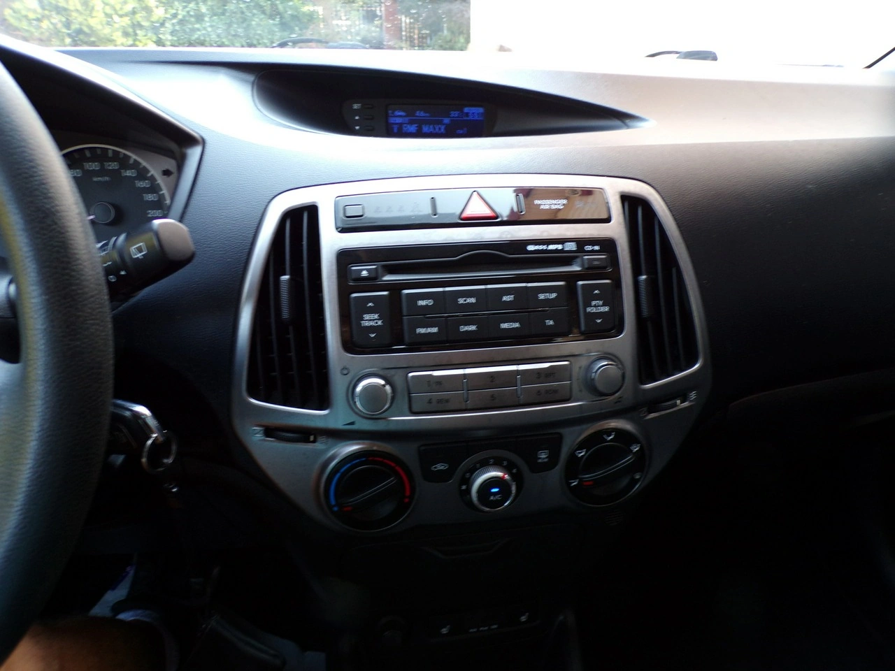Hyundai i20 - Zdjęcie 30