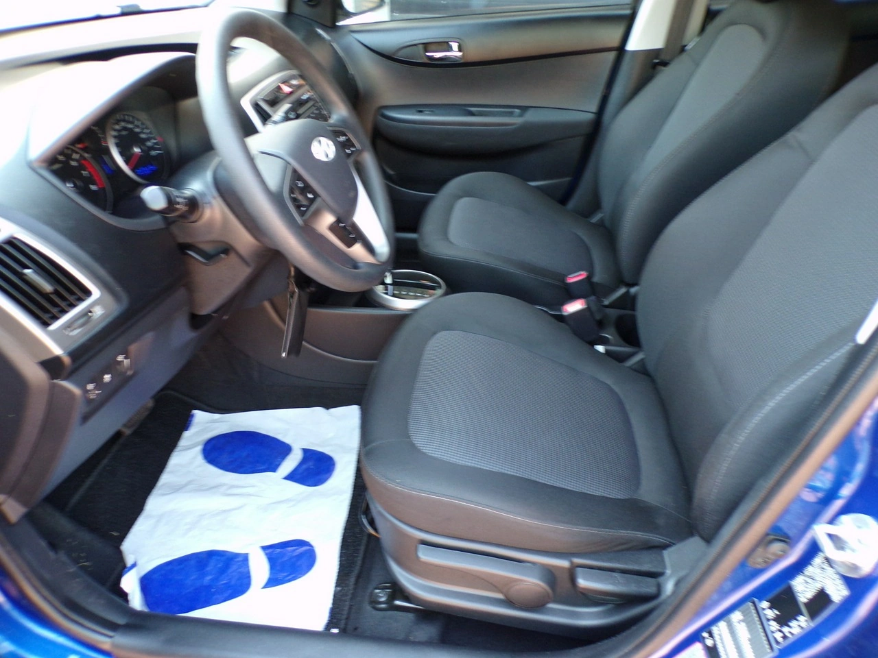 Hyundai i20 - Zdjęcie 34