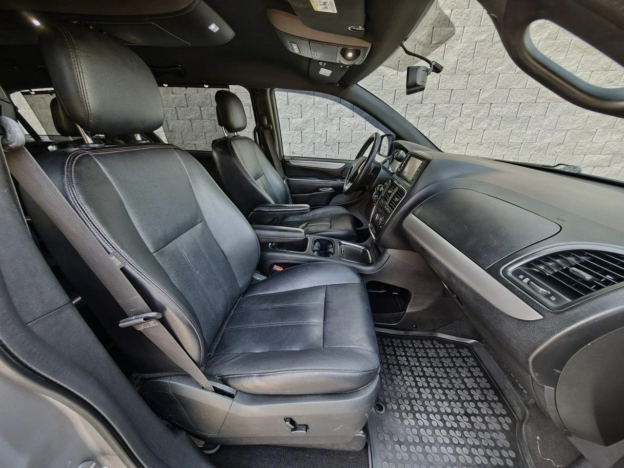 Dodge Grand Caravan - Zdjęcie 13