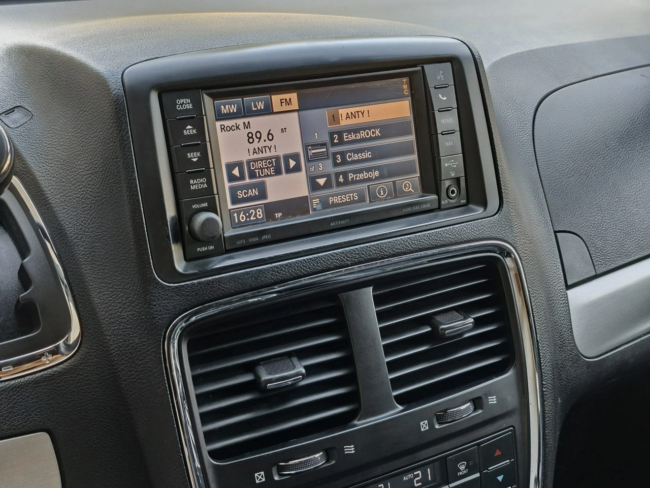 Dodge Grand Caravan - Zdjęcie 21