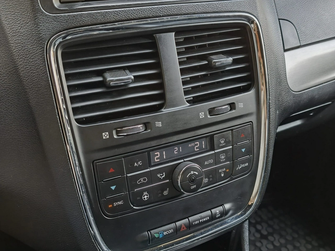 Dodge Grand Caravan - Zdjęcie 22