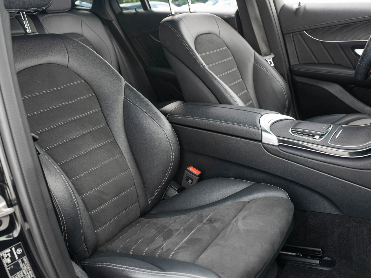Mercedes GLC 200 - Zdjęcie 33