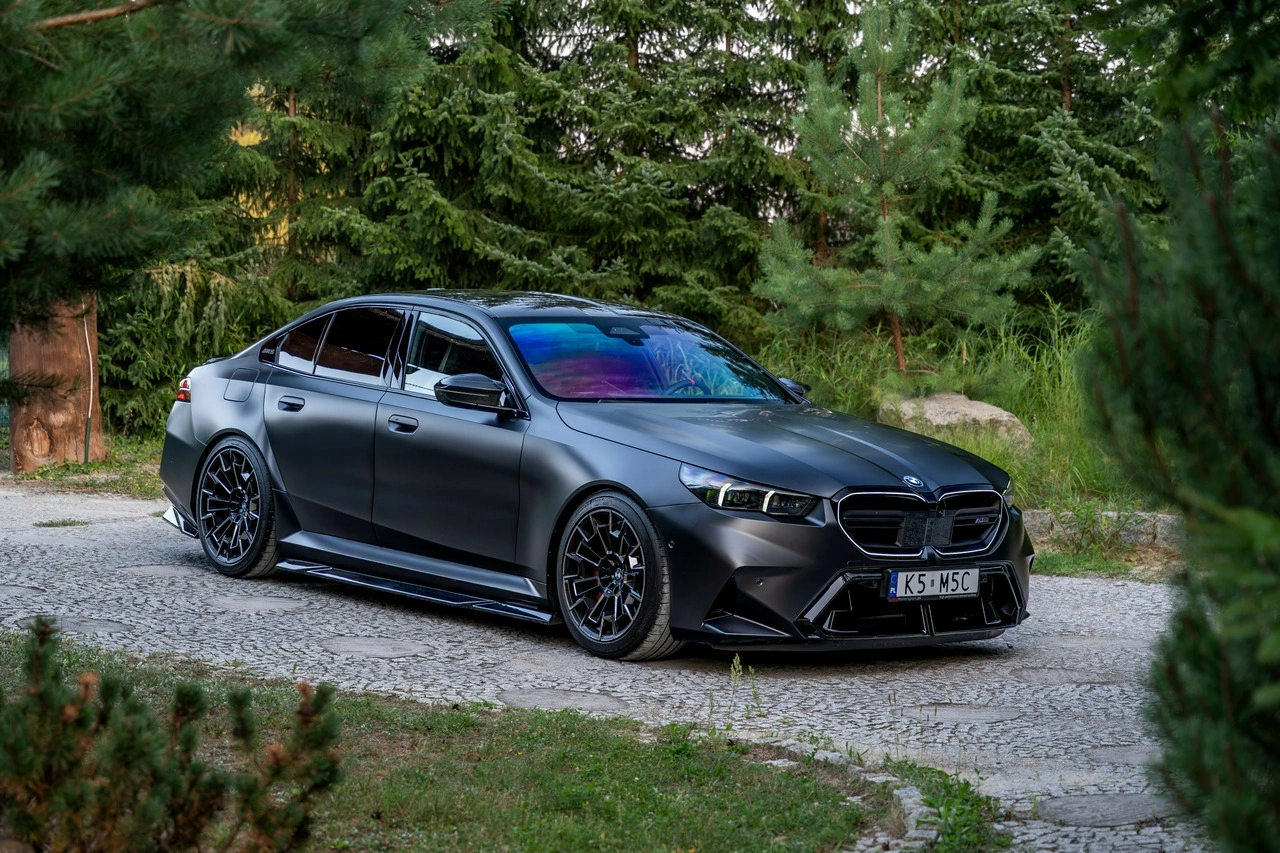 BMW M5 - Główne zdjęcie