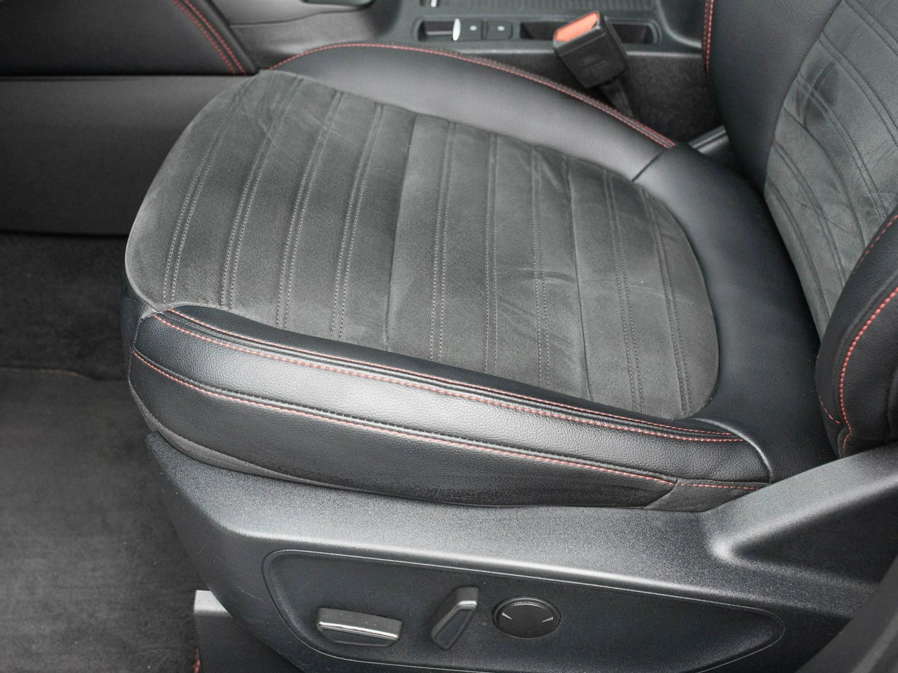 Ford Kuga - Zdjęcie 9