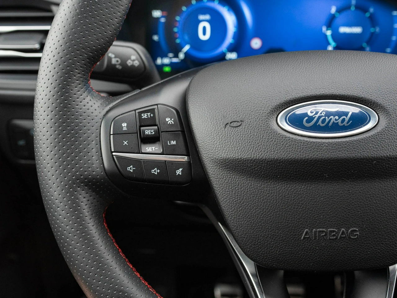 Ford Kuga - Zdjęcie 12