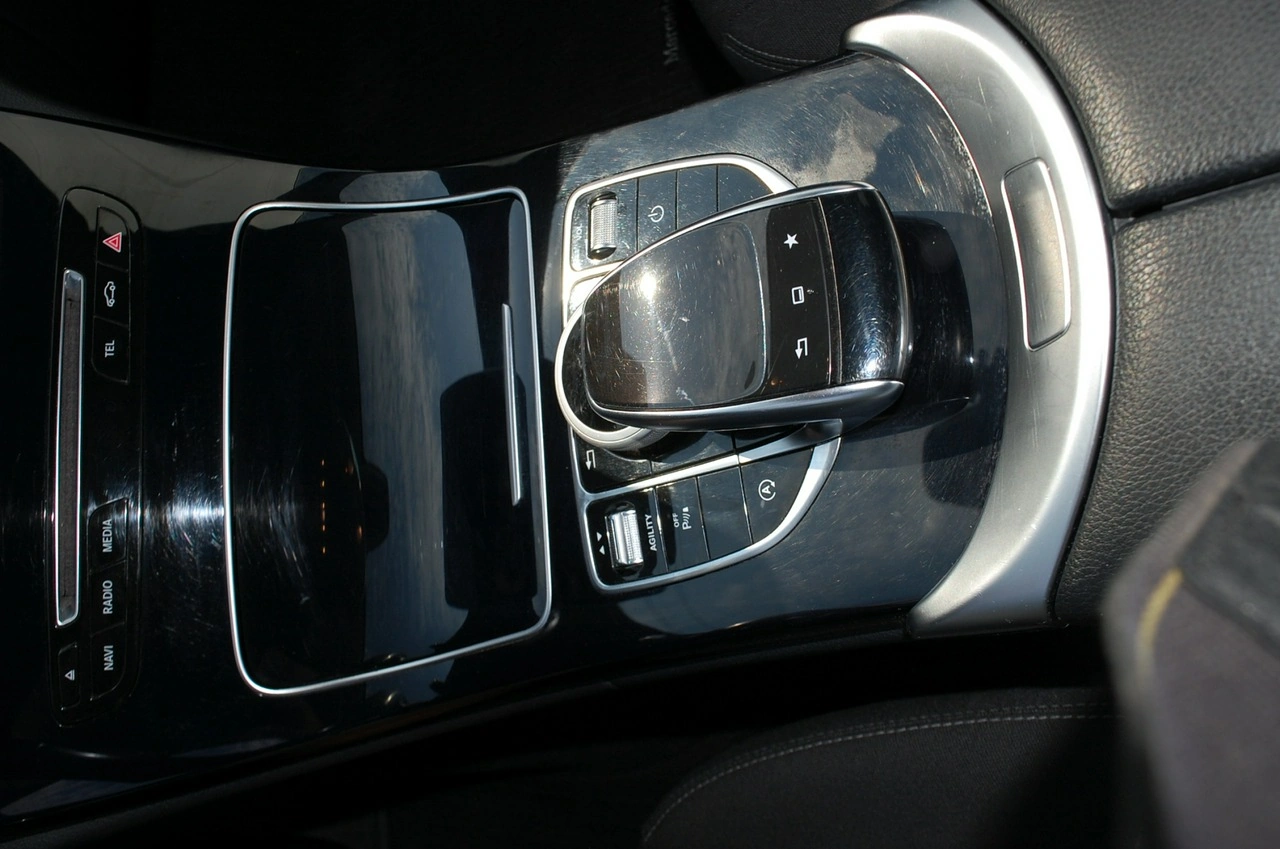 Mercedes C 200 - Zdjęcie 23