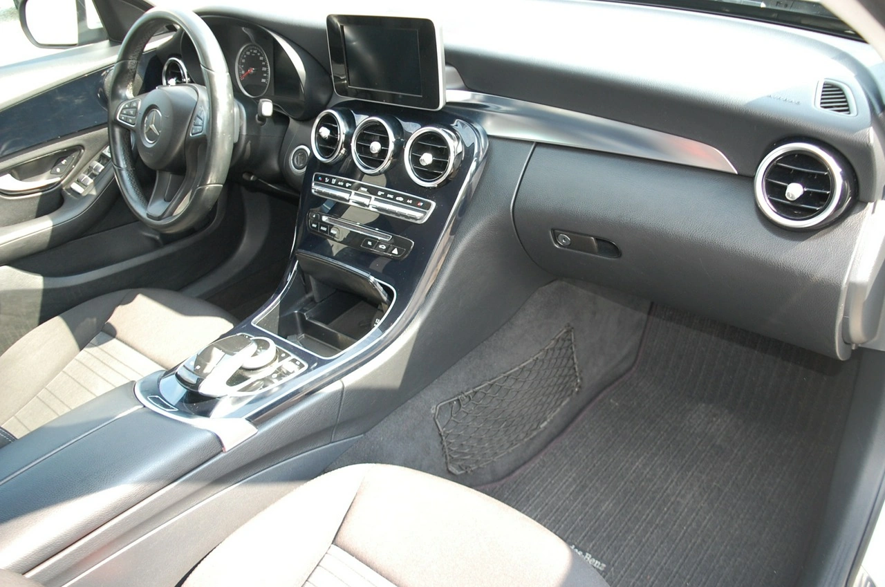 Mercedes C 200 - Zdjęcie 24