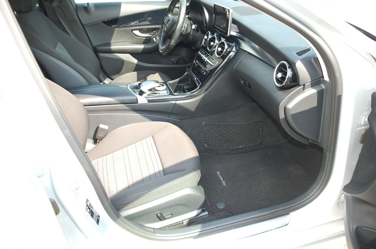 Mercedes C 200 - Zdjęcie 6