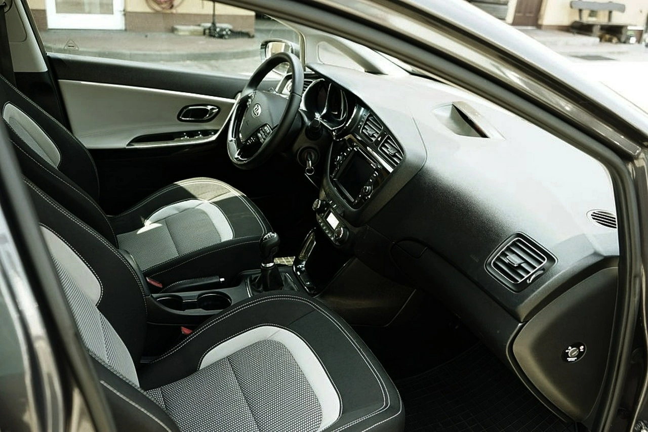 Kia Ceed - Zdjęcie 14