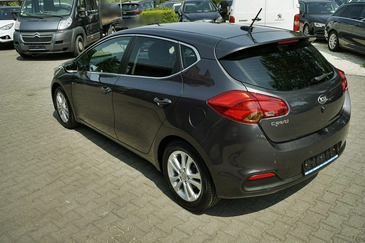 Kia Ceed - Zdjęcie 4