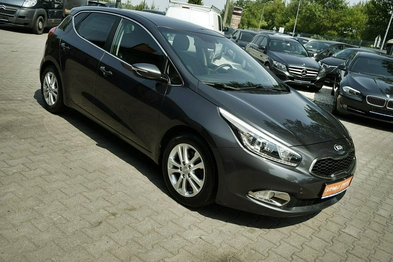 Kia Ceed - Zdjęcie 8