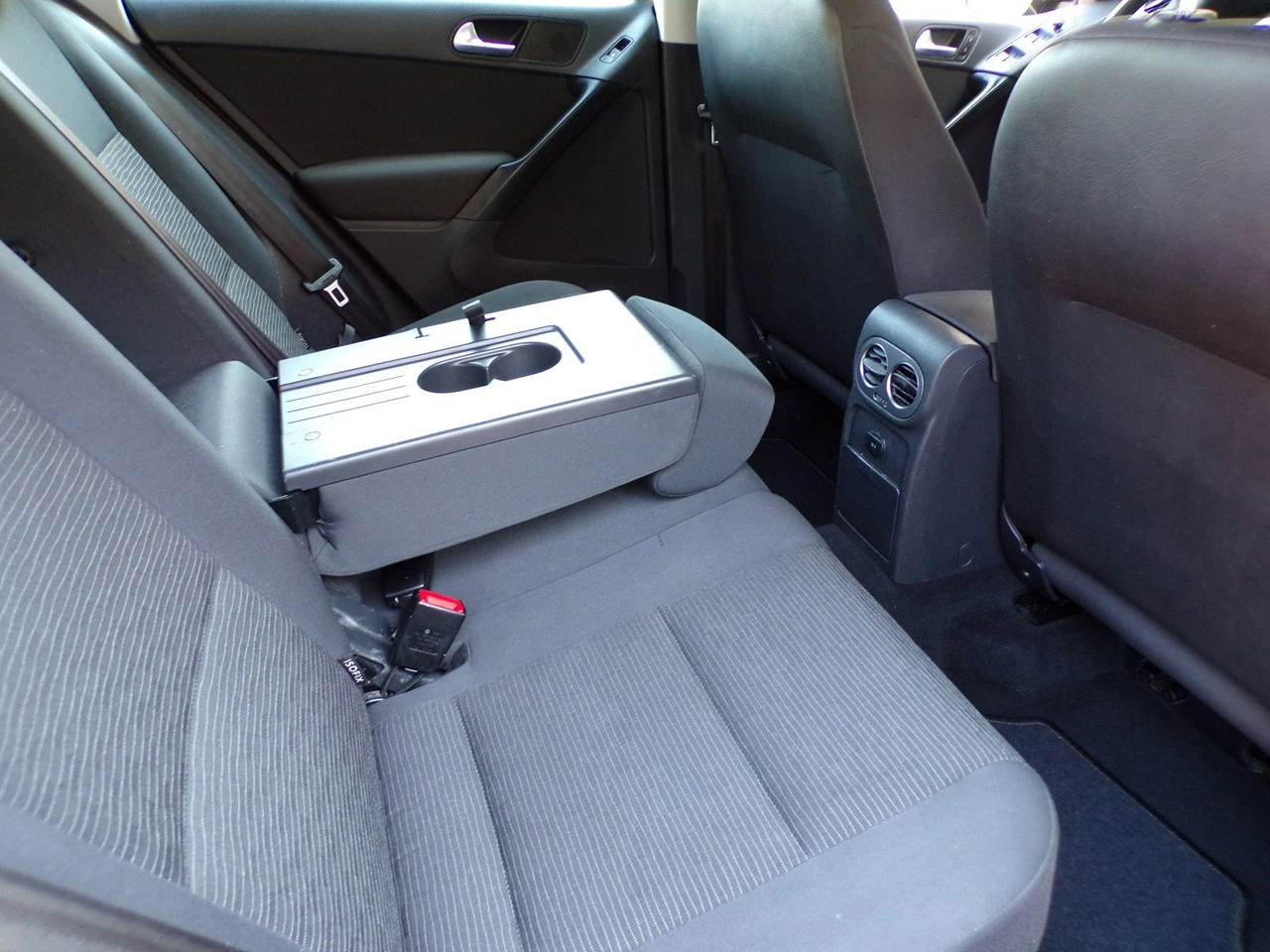 Volkswagen Tiguan - Zdjęcie 26