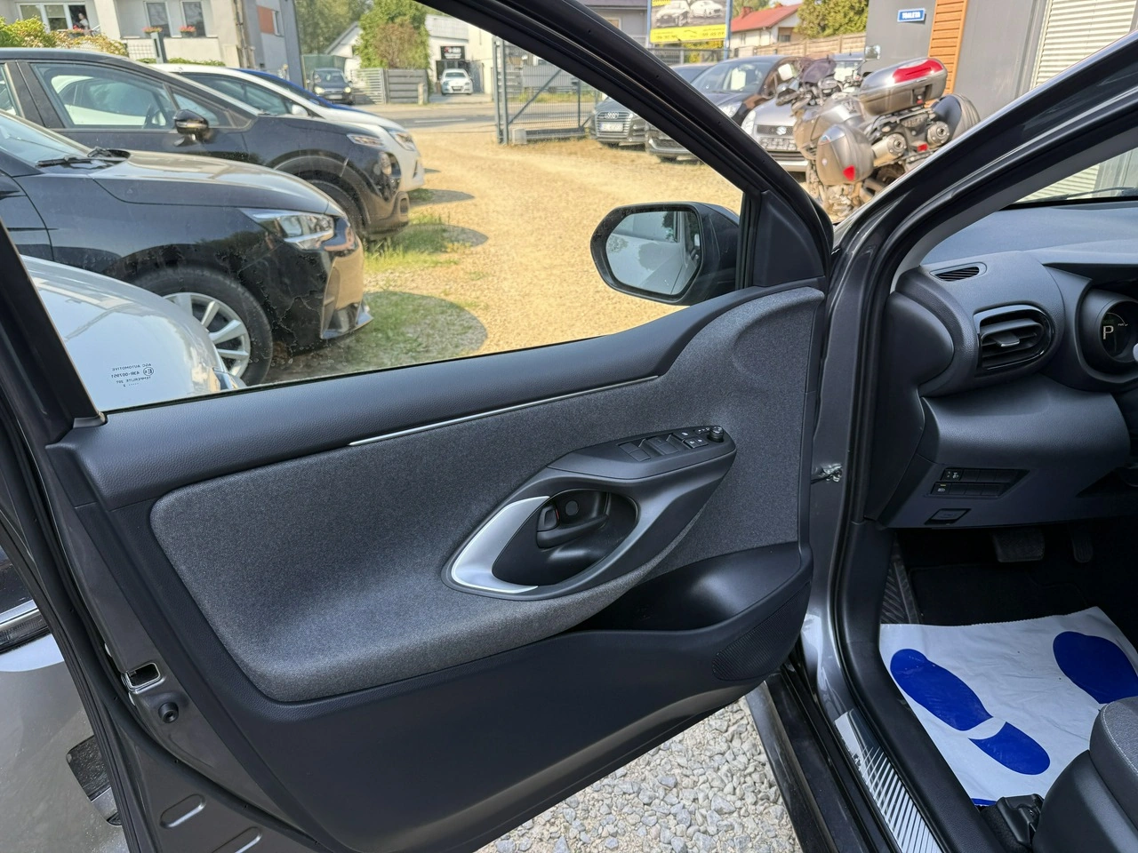 Toyota Yaris - Zdjęcie 10