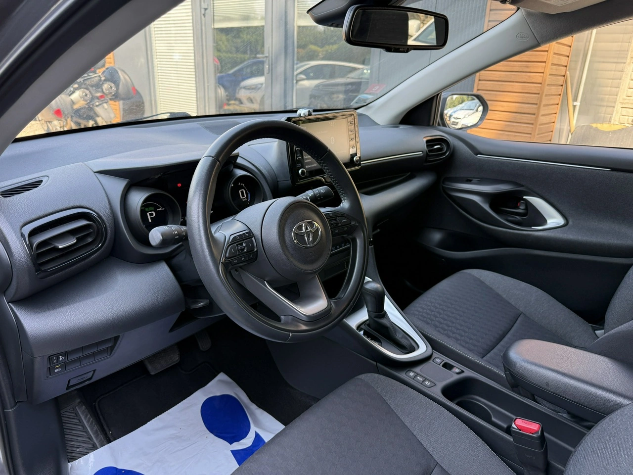 Toyota Yaris - Zdjęcie 11