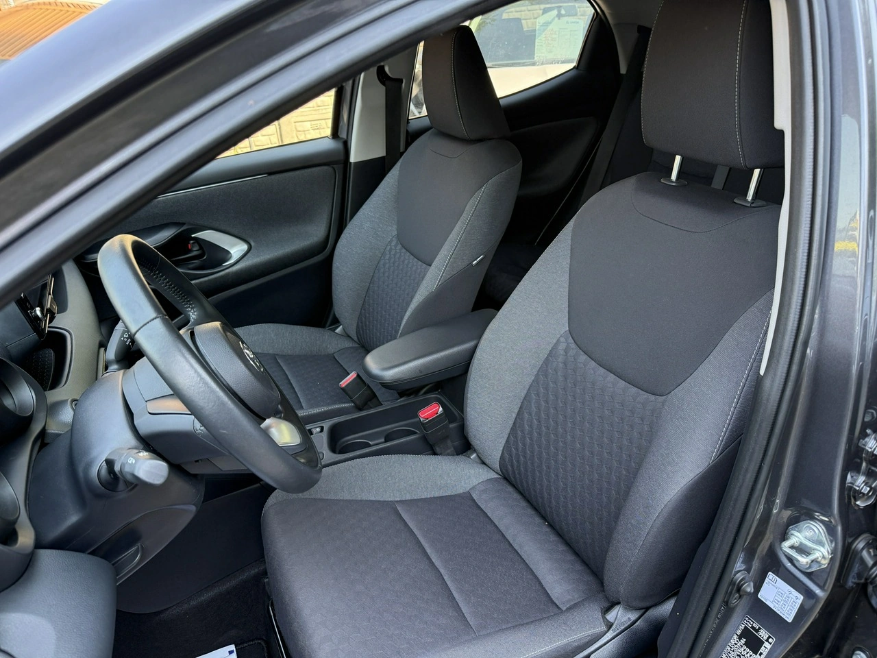 Toyota Yaris - Zdjęcie 12