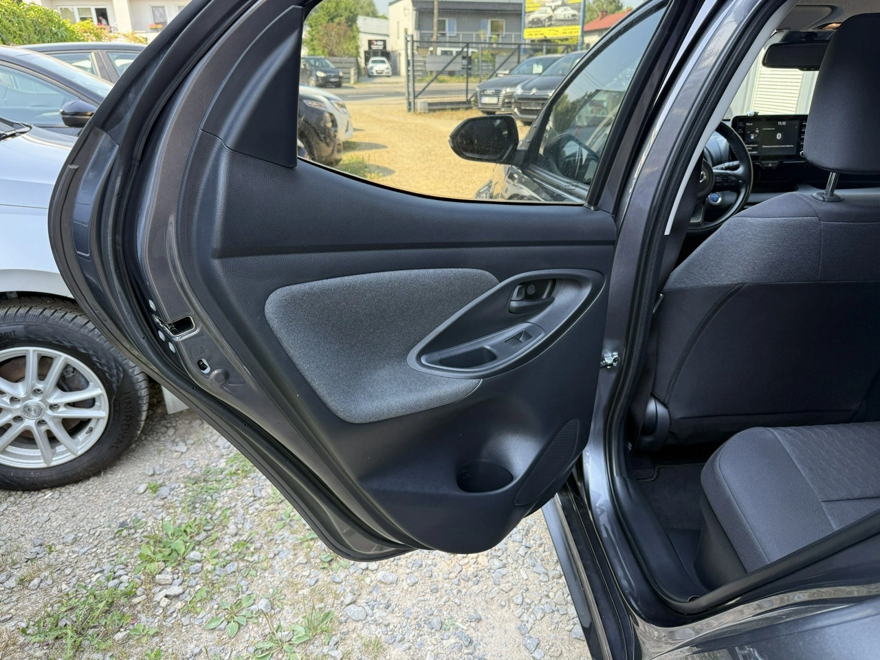 Toyota Yaris - Zdjęcie 13