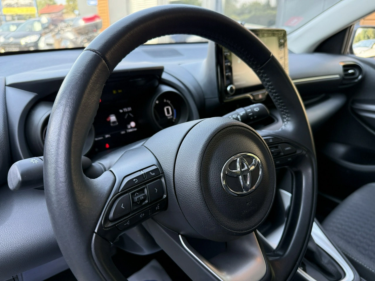 Toyota Yaris - Zdjęcie 15
