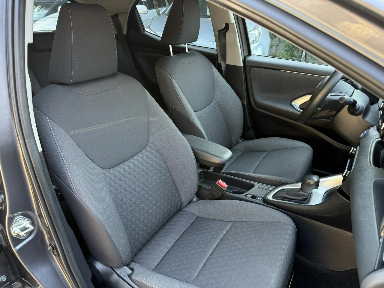 Toyota Yaris - Zdjęcie 21