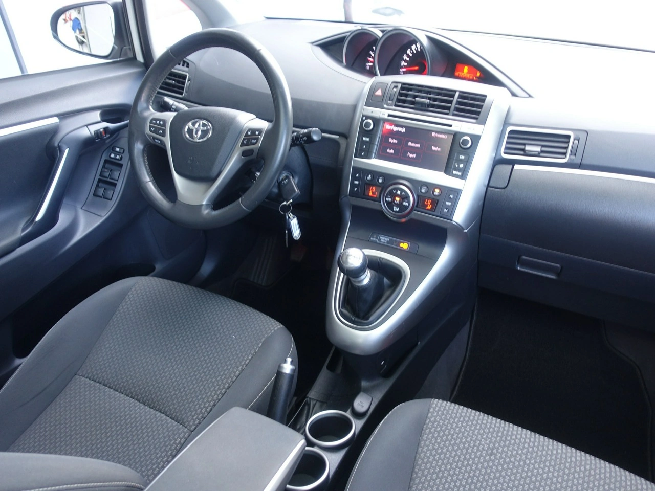 Toyota Verso - Zdjęcie 9