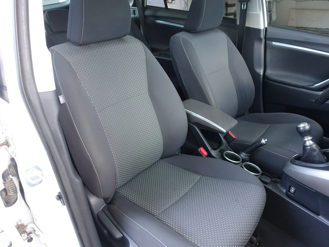 Toyota Verso - Zdjęcie 12