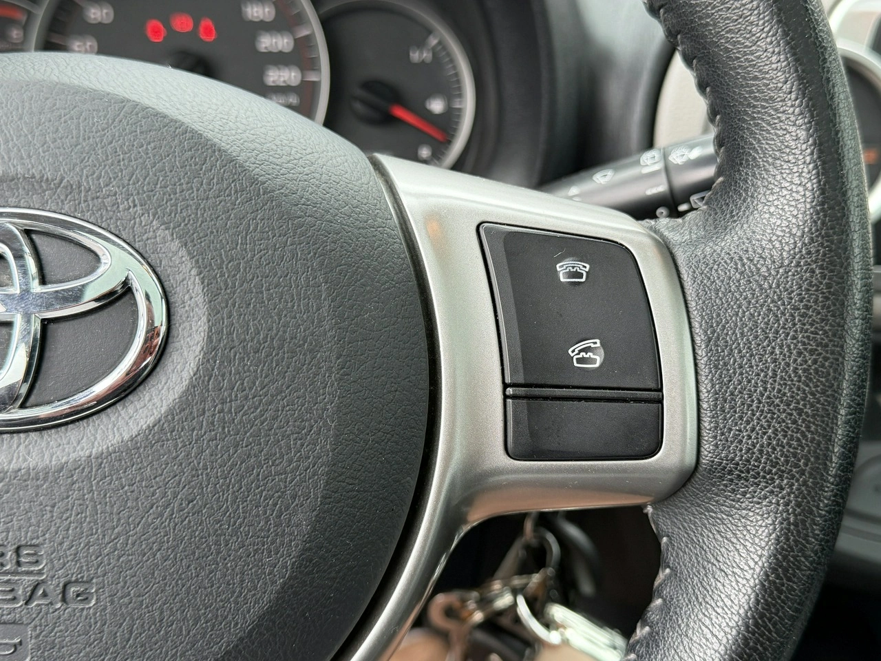 Toyota Yaris - Zdjęcie 11