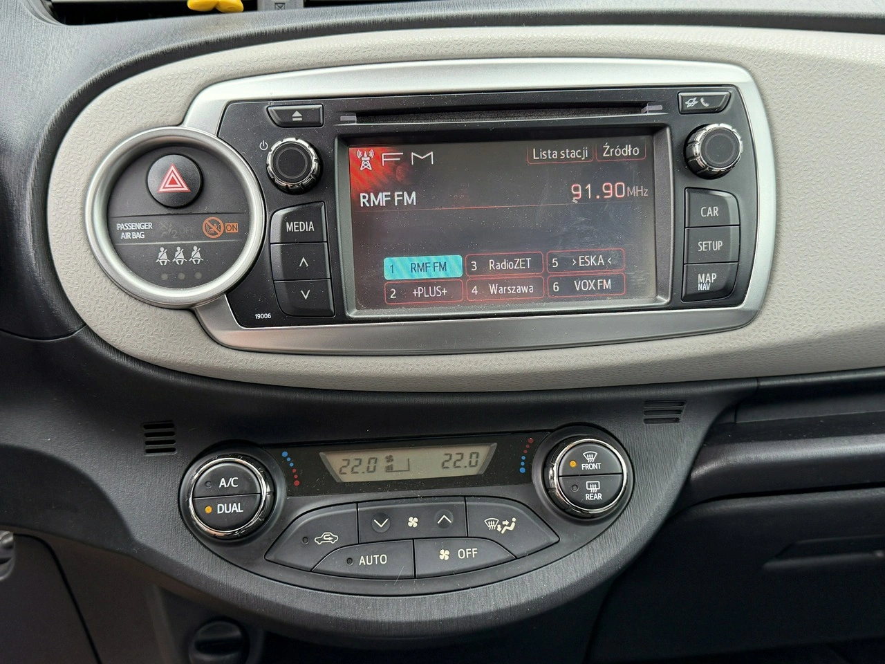 Toyota Yaris - Zdjęcie 13